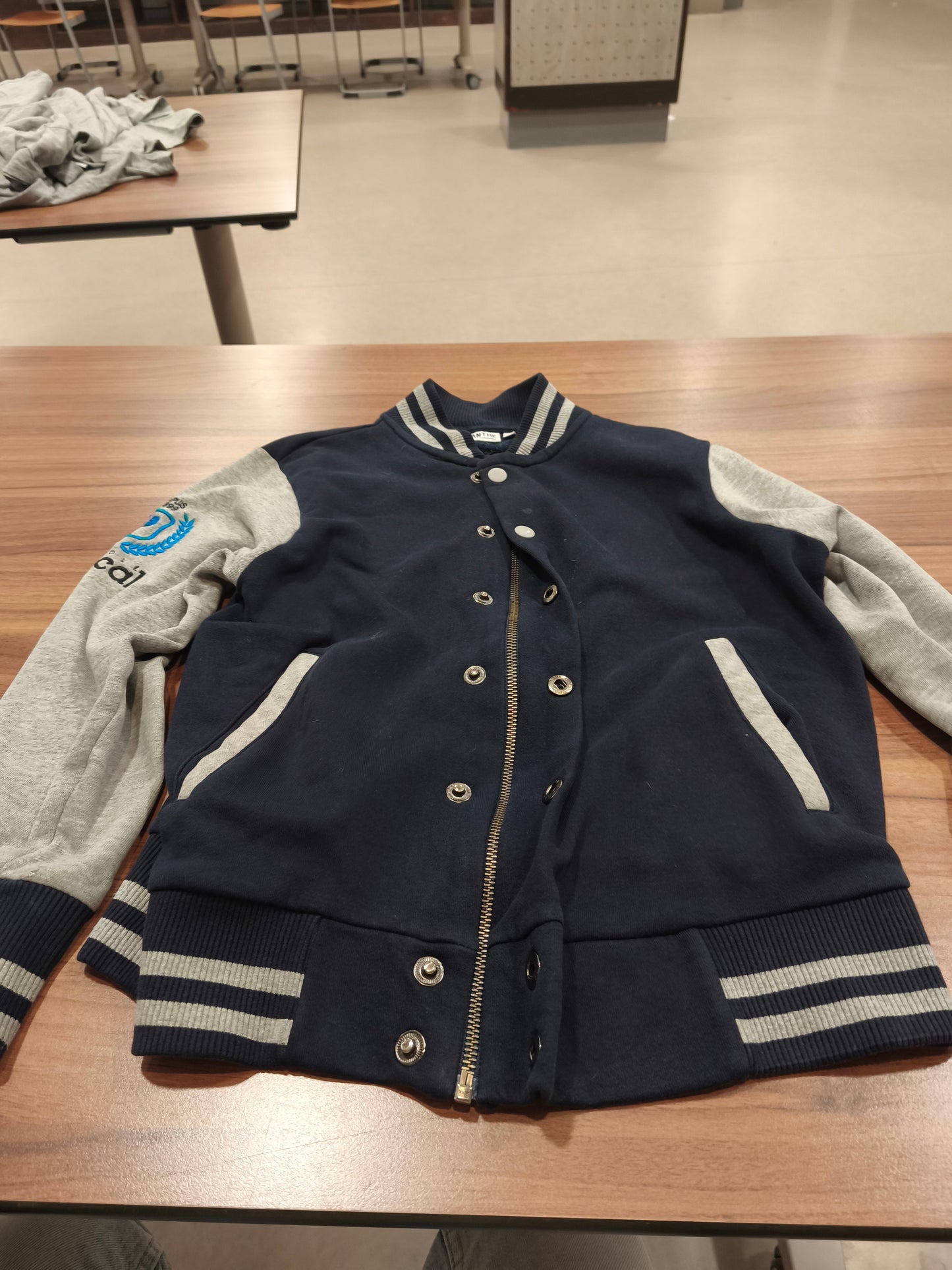 sweat à capuche Ecole Pascal