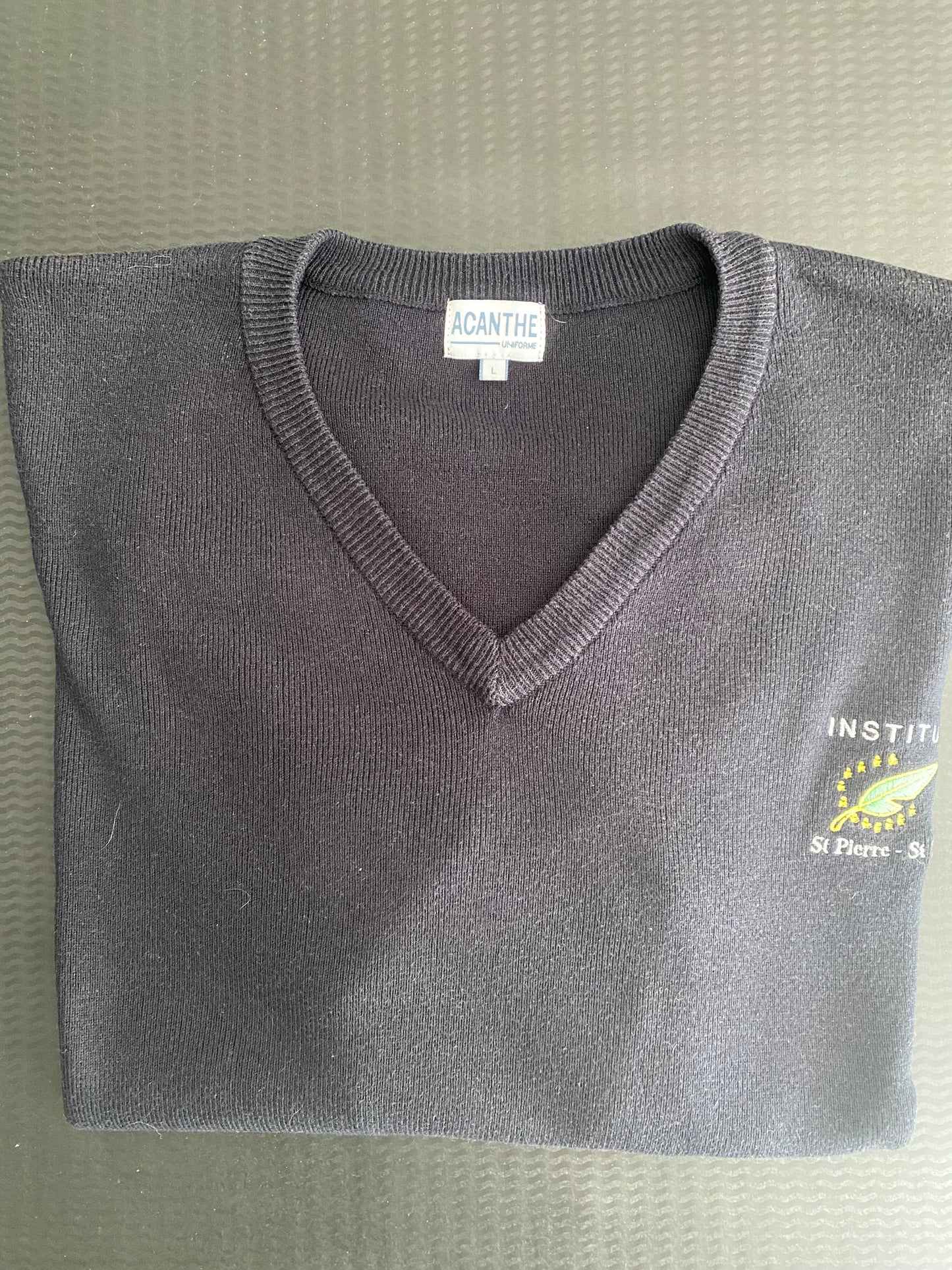 pull col V acry-coton Institut St Pierre St Paul