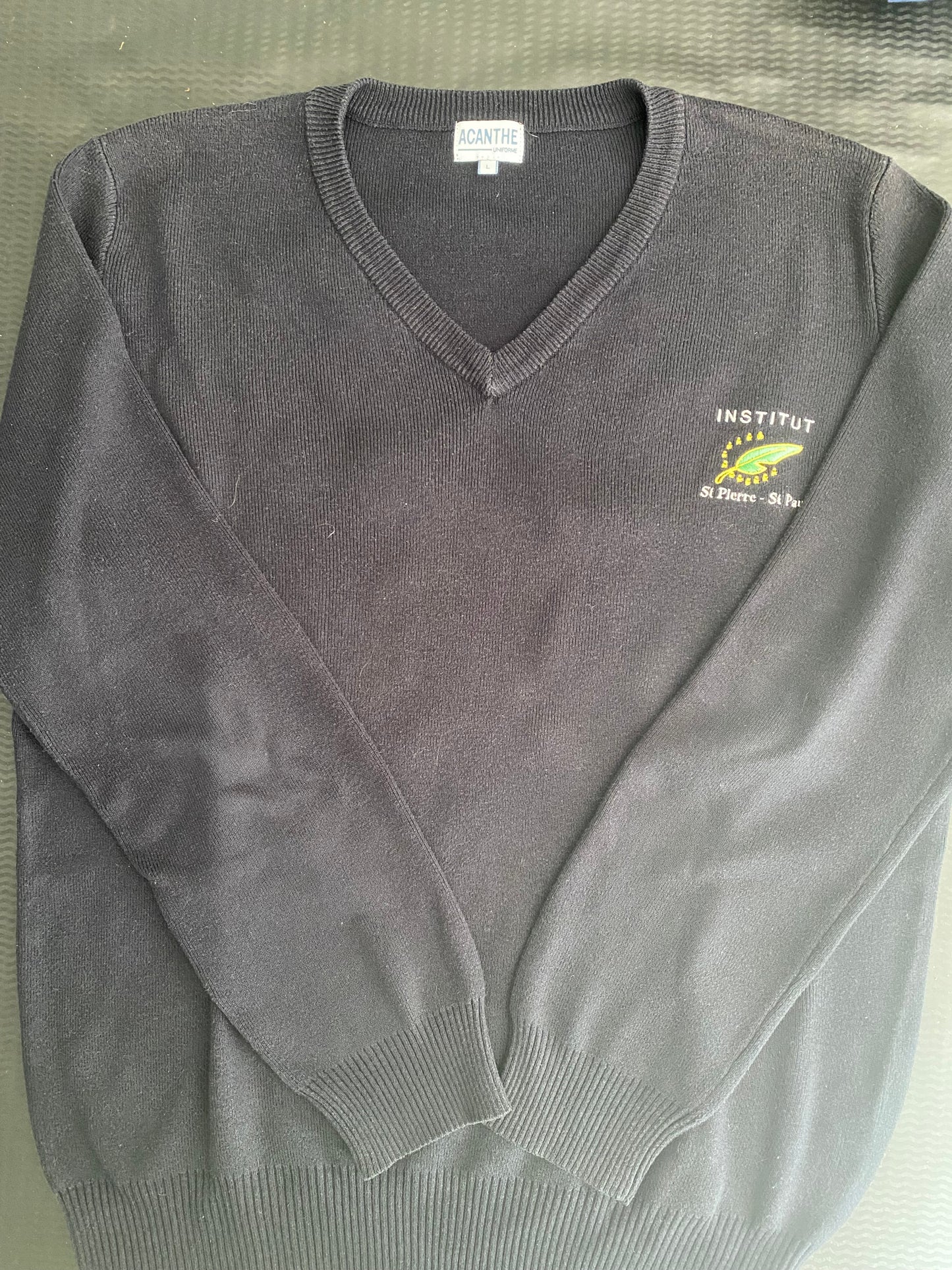 pull col V acry-coton Institut St Pierre St Paul