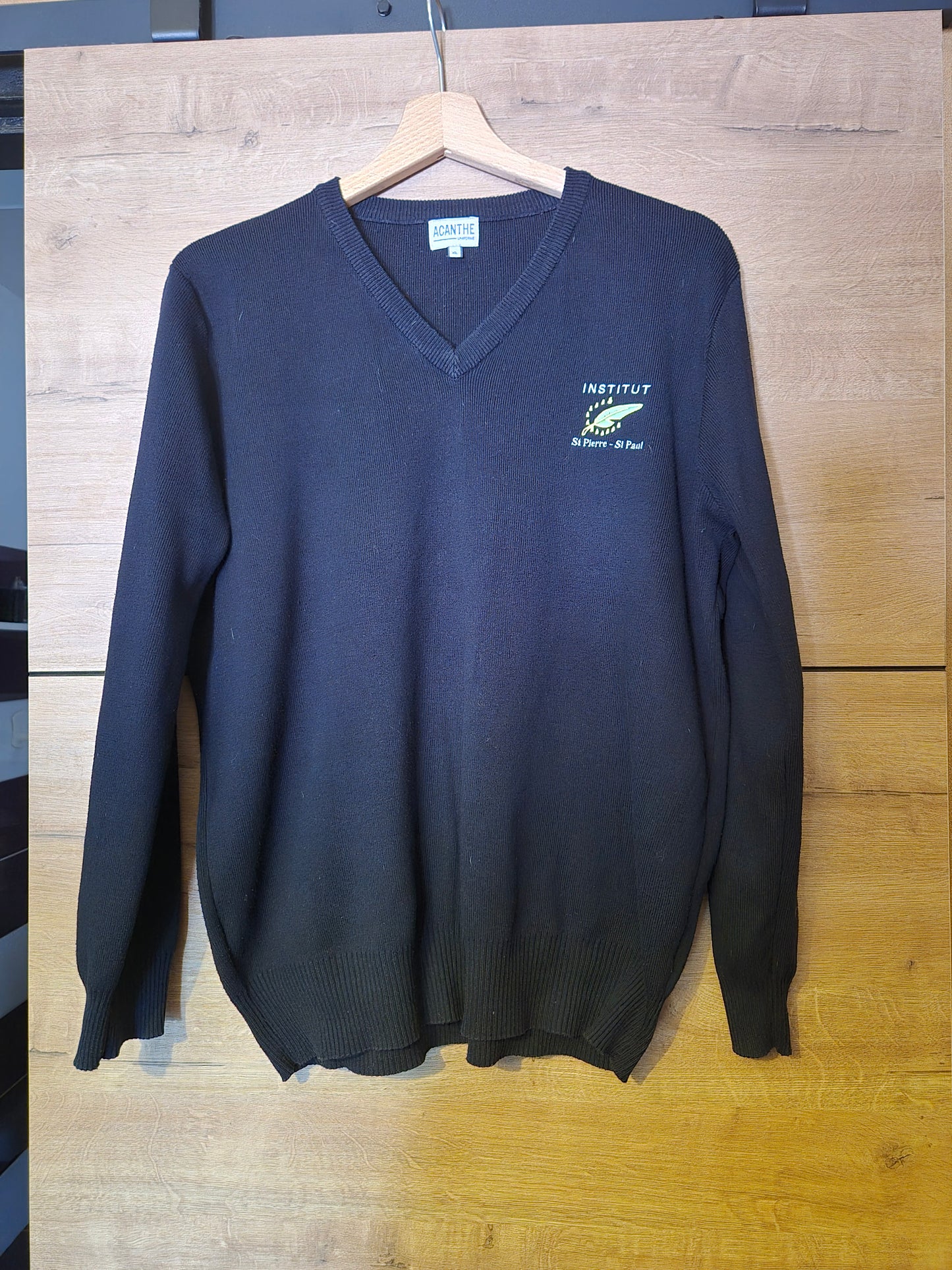 pull col V acry-coton Institut St Pierre St Paul