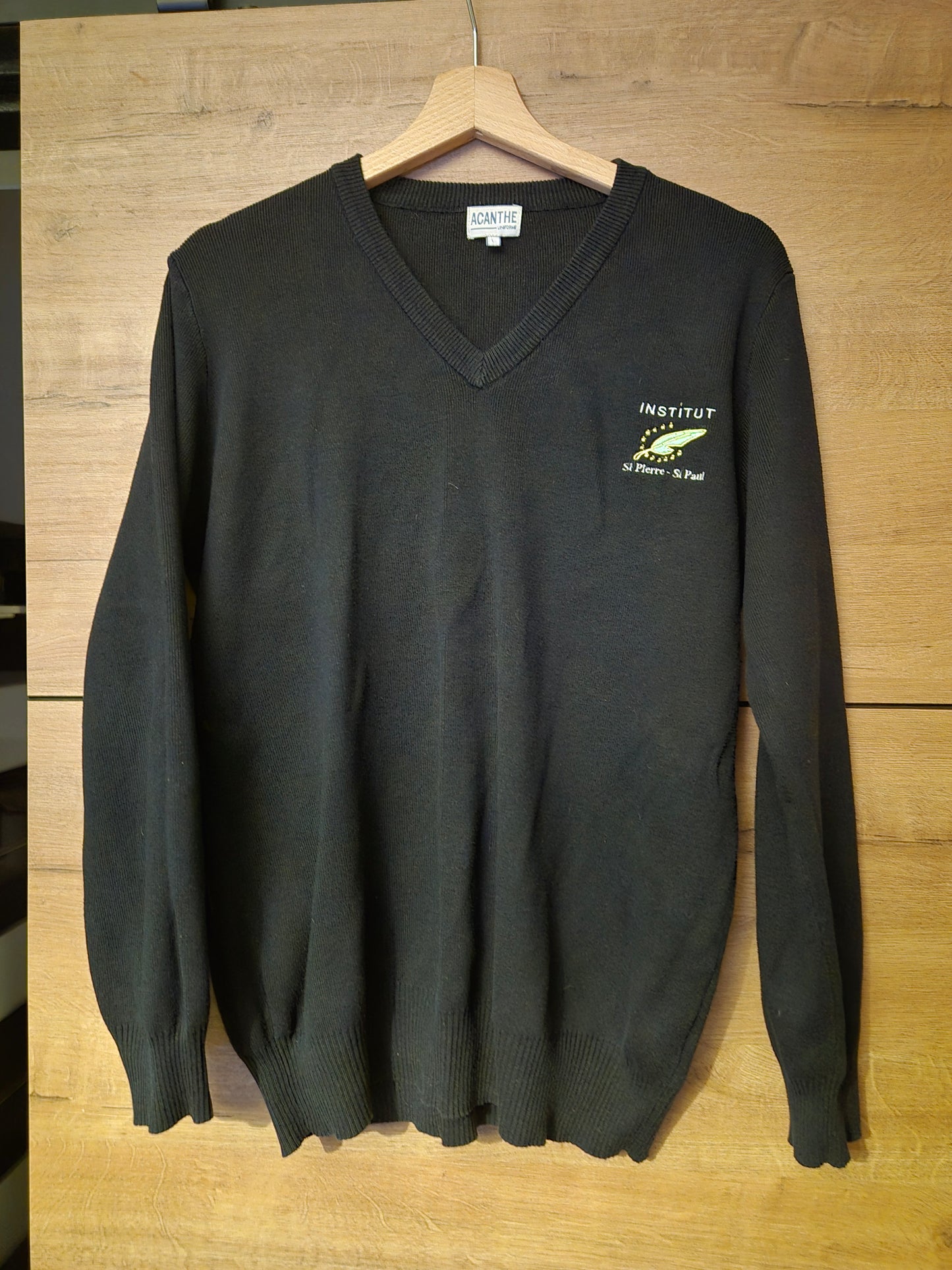 pull col V acry-coton Institut St Pierre St Paul