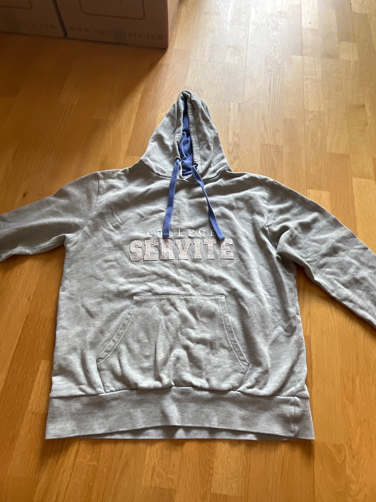 Sweat à capuche Servites