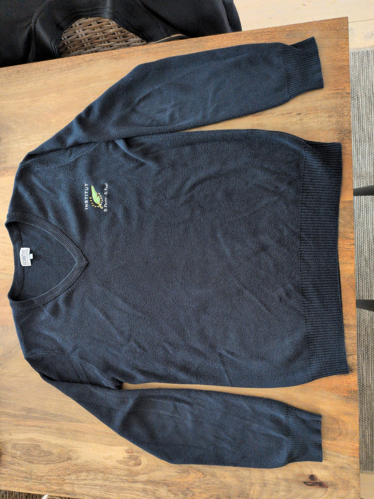 pull col V acry-coton Institut St Pierre St Paul